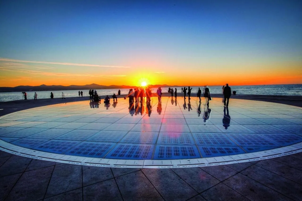 Apartment Petar - 50M From Sea Zadar